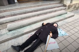 Penzionerka legla ispred zgrade opštine Leskovac: "Plaćam za ...
