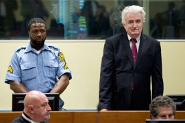 Karadžić kratko telefonski razgovarao s porodicom, nalazi se na ...