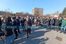 Građani stigli pred Sud BiH, čekaju da isprate Dodika (FOTO)