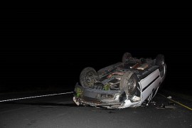 Prevrnuo se automobil pun putnika u Zemunu