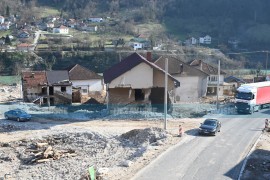 Studenti i građani pred parlamentom traže pravdu za Jablanicu