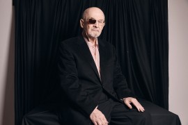 Salman Ruždi svjedočio protiv napadača: "Udario me je jako"