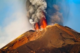 Vulkan Kilauea na Havajima ponovo počeo da izbacuje lavu (VIDEO)