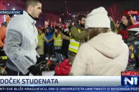 Veliki doček u Kragujevcu: Biciklisti prvi stigli (VIDEO)