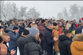 Rijeke ljudi i suza: Sahranjeni svirepo ubijeni majka i sin