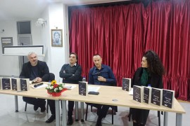 Predstavljena knjiga "Pogled kroz kurije oči"