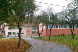 Incident u školi u Tuzli: Roditelj napao učenika, policija ga uhapsila
