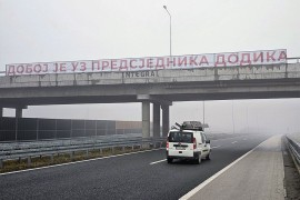 Na auto-putu transparenti podrške predsjedniku Srpske (FOTO)