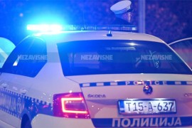 Iz auta bacao drogu pa ga vidjela policija