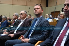 Stanivuković: Na poziv Dodika ispred NS RS ostao samo Zmaj od Šipova ...