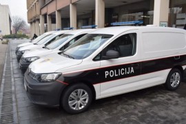 Oštećena vrata na kapeli