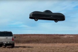 Budućnost je stigla: Predstavljen prvi leteći automobil (VIDEO)