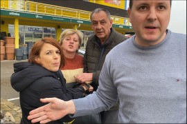 Napadnuti novinari CIN-a dok su snimali prilog (VIDEO)