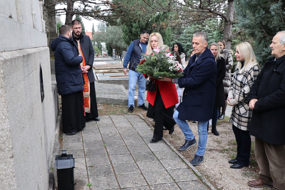 Vratiti Šantiću njegovo mjesto u Mostaru