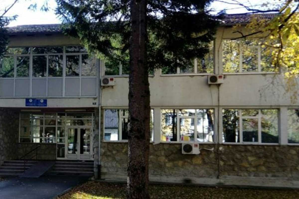 Profesor iz Kneževa osuđen zbog polnog uznemiravanja učenica