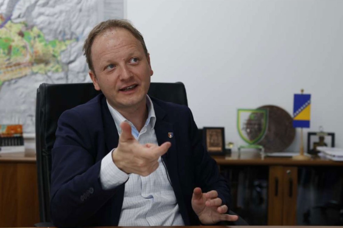 Ukinut pritvor ministru Bojanu Bošnjaku