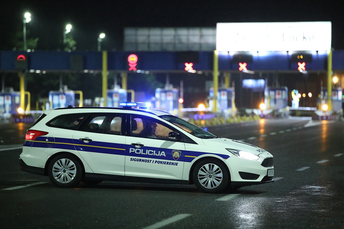 Zapalio se auto u Hrvatskoj: Poginula jedna osoba, blokiran auto-put