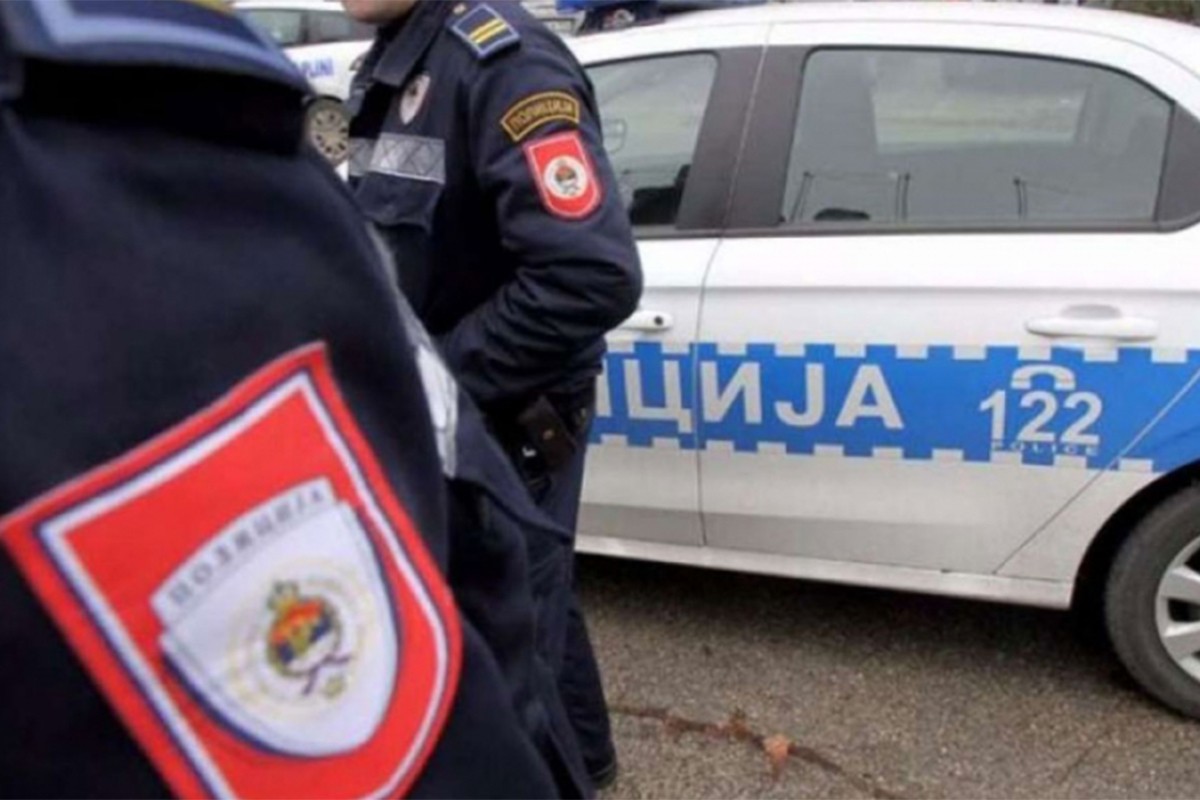 Nakon prijave rezanja vena, u lokalu tukao policajca i pocijepao mu uniformu