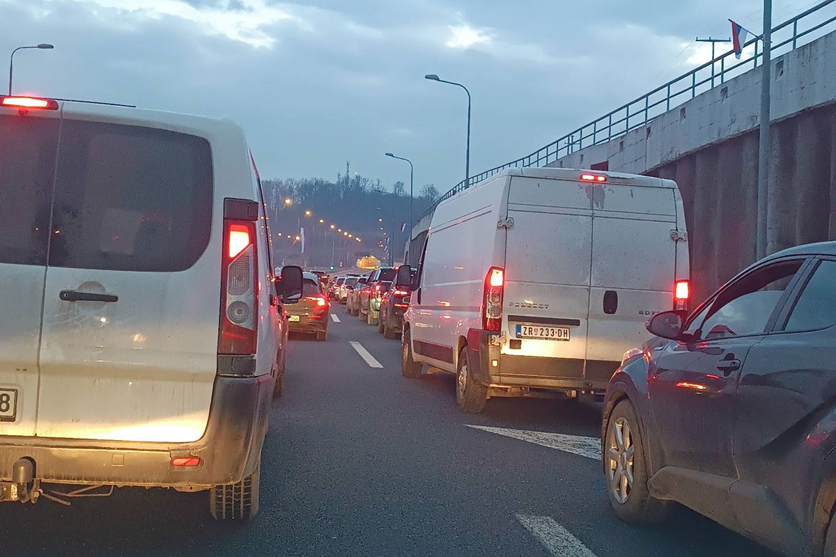 Velike gužve na ulazima u Banjaluku