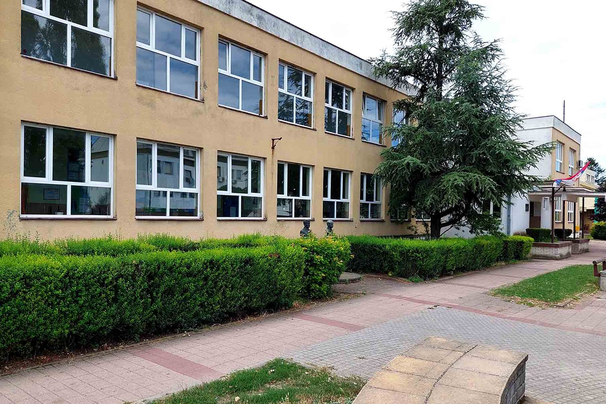 Otac učenice na koju je pao plafon: “Uzalud smo upozoravali“
