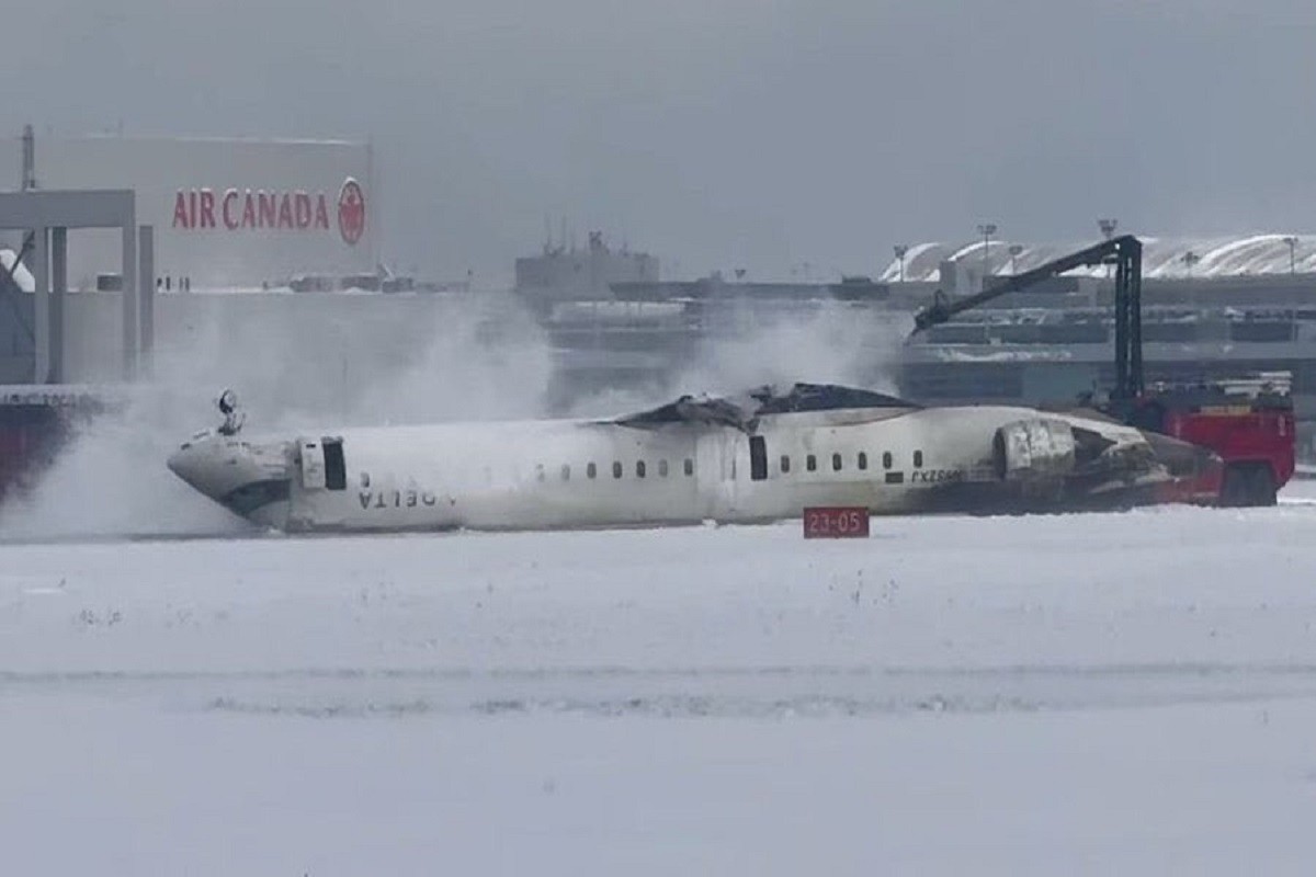 Novi snimci objasnili kako je avion u Torontu završio "na leđima" (VIDEO)
