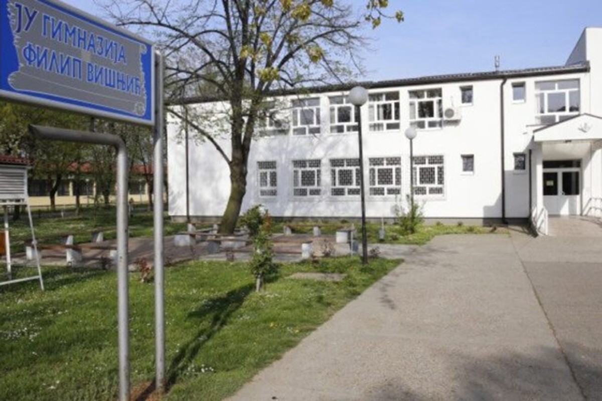 Komemoracija nastradalim učenicama iz Bijeljine: “Pamtićemo ih po osmijehu”