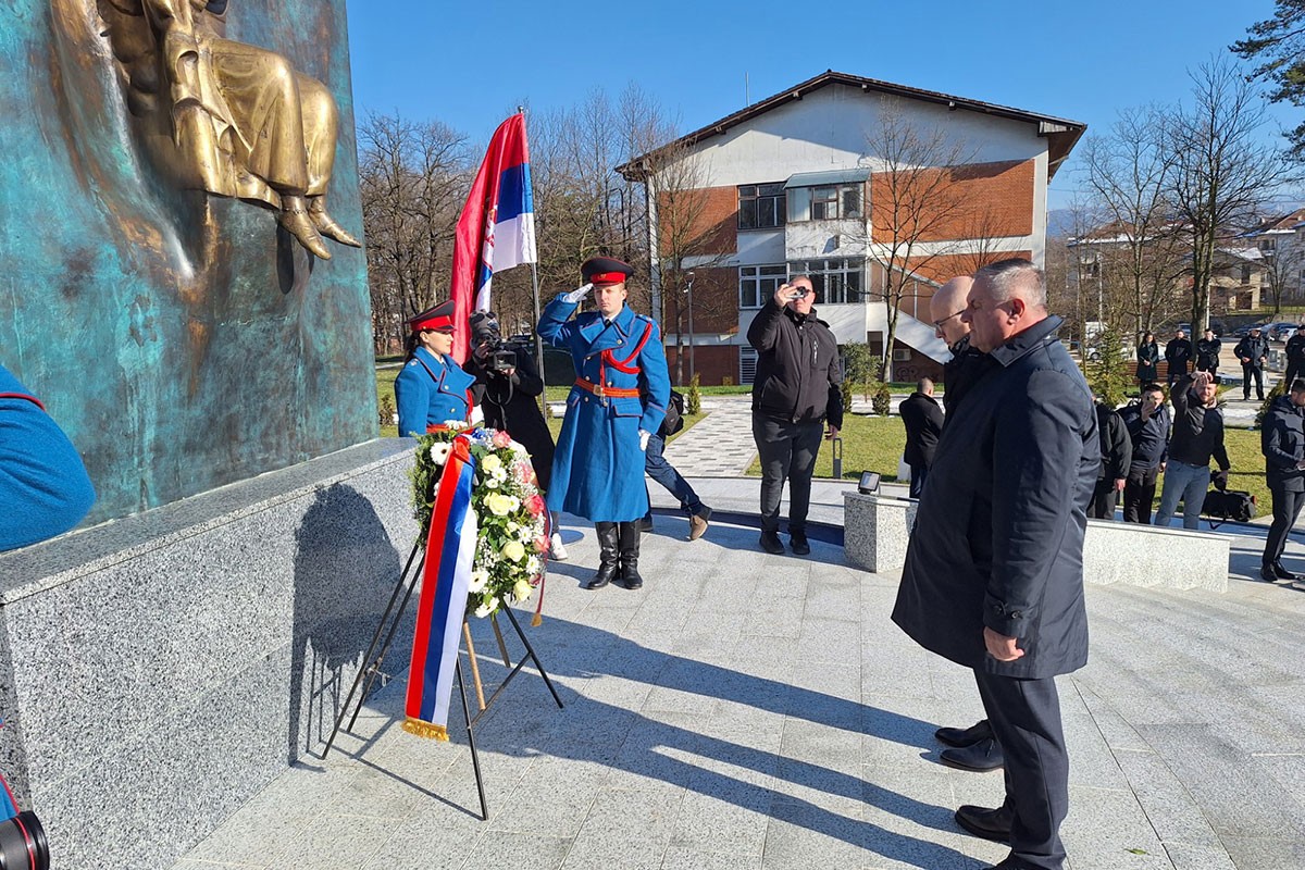 Višković i Vučević položili vijenac u Istočnom Sarajevu