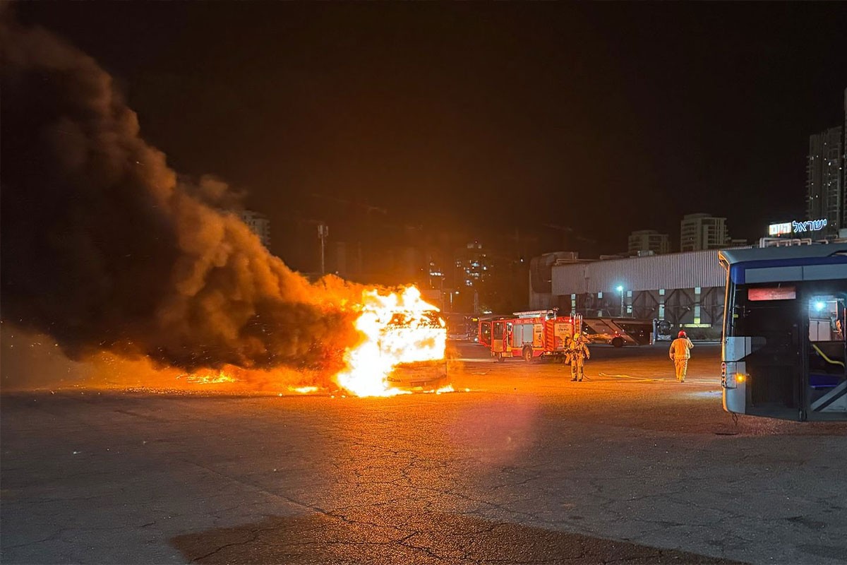 Eksplodiralo više autobusa u Izraelu: Sumnja se na teroristički napad (FOTO, VIDEO)