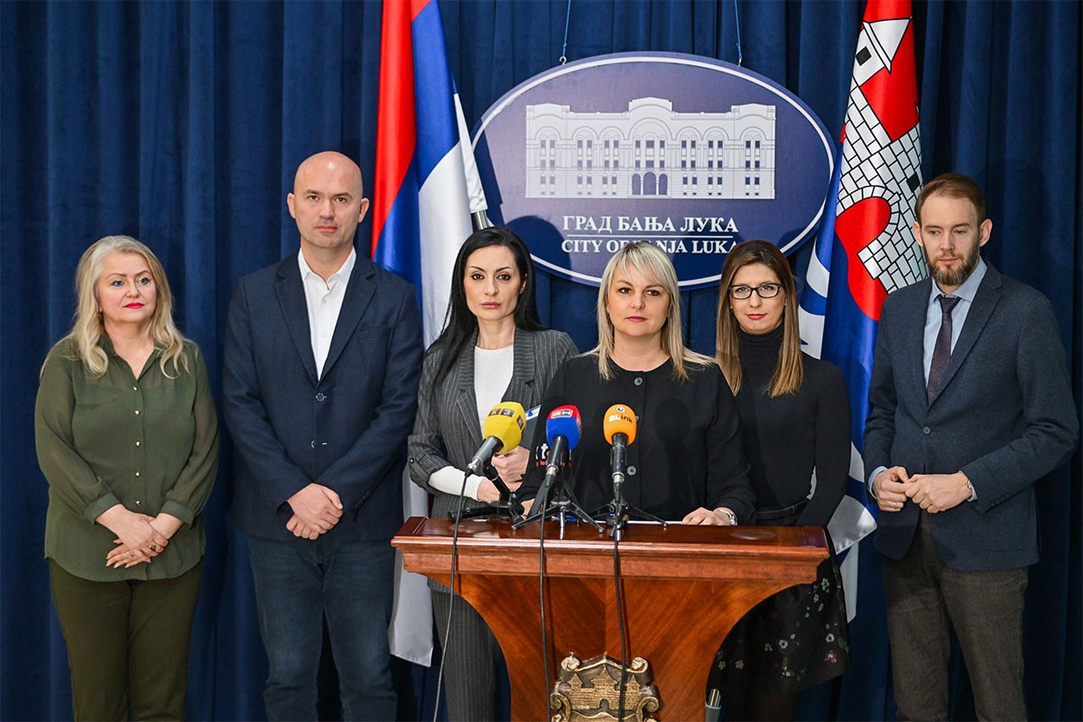 Savić Banjac: Ugrožen besplatan prevoz za penzionere i subvencije za vrtiće u Banjaluci