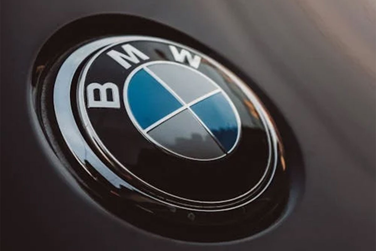 Kako je nastao logo BMW-a i šta on zaista predstavlja