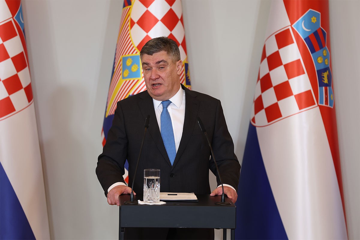 "Kolonijalni upravnik želi da izbaci iz politike najpopularnijeg političara Dodika"