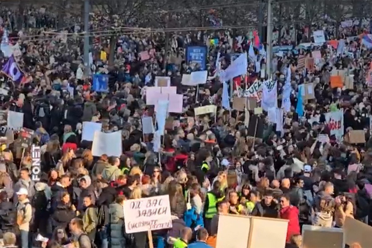 Protest ispred Ministarstva prosvjete: Studenti iz više gradova krenuli pješke za Niš (VIDEO)