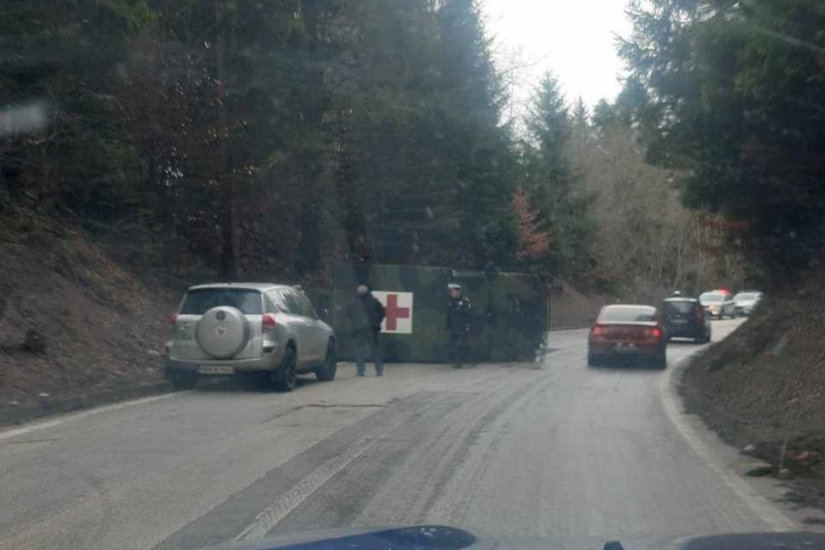 Prevrnulo se vojno vozilo OS BiH, hitna naišla i ukazala pomoć vozaču