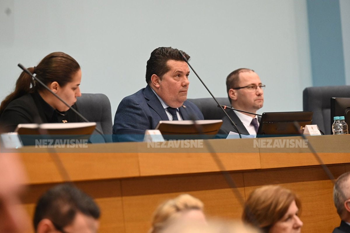 Stevandić: Posebna sjednica NSRS posvećena očuvanju ustavnog statusa