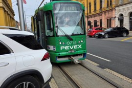 Tramvaj zapeo zbog parkiranog auta Biljane Borzan