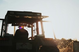 Put renoviran u januaru "progutao" traktor (FOTO)
