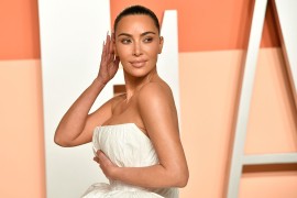 Ogromna lutka Kim Kardašijan na Tajms skveru šokirala ljude (FOTO)