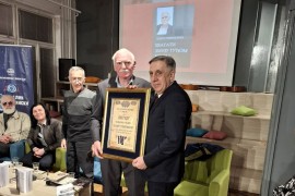 Cicović uručio nagradu "Nenadićev runolist" banjalučkom pjesniku
