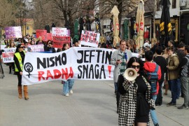 Žene marširaju protiv nasilja, za jednakost i poštivanje prava