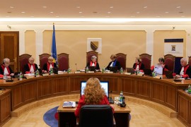 Ustavni sud BiH privremeno blokirao zakone koje je usvojila Narodna ...