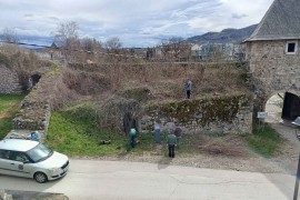Počelo detaljno čišćenje prostora tvrđave Kastel
