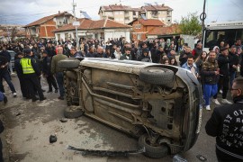Haos u Kočanima: Građani prevrnuli automobil i demolirali kafić ...