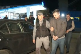 Uhapšeni zbog požara u diskoteci sa lisicama na rukama dovedeni na ...