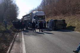 Težak udes na putu Banjaluka - Prijedor, obustavljen  saobraćaj