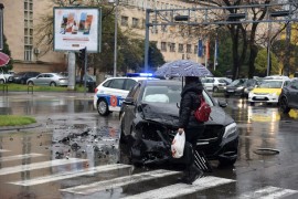 Drama u Podgorici: Blindirano vozilo naletjelo na automobil u pratnji ...
