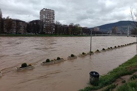 U Kaknju stanje prirodne nesreće, u zgradi opštine Olovo podigli ...