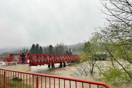 Vrbas u Trapistima raste, policija na terenu