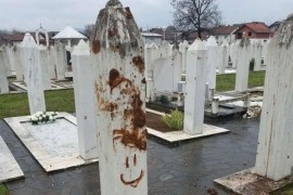 Maloljetnici oštetili nadgrobne spomenike na muslimanskom groblju u ...