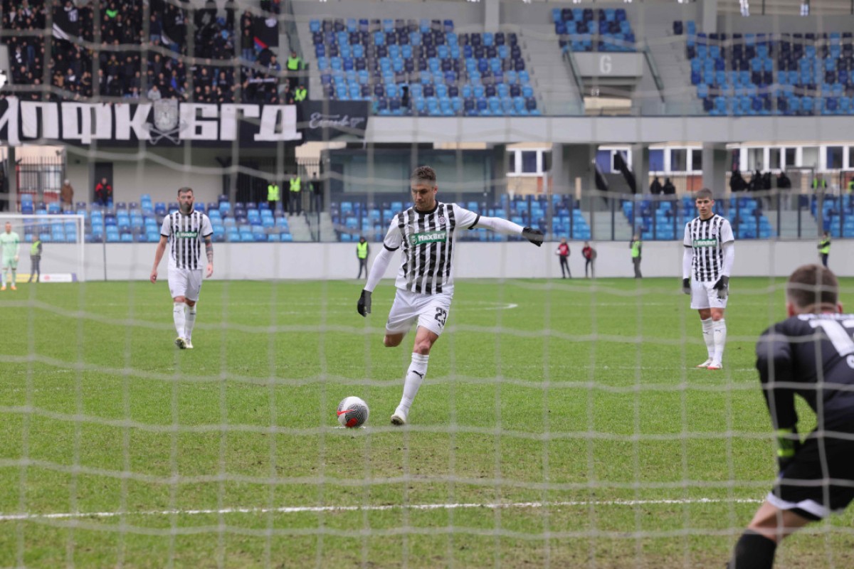 Partizan siguran protiv Tekstilca