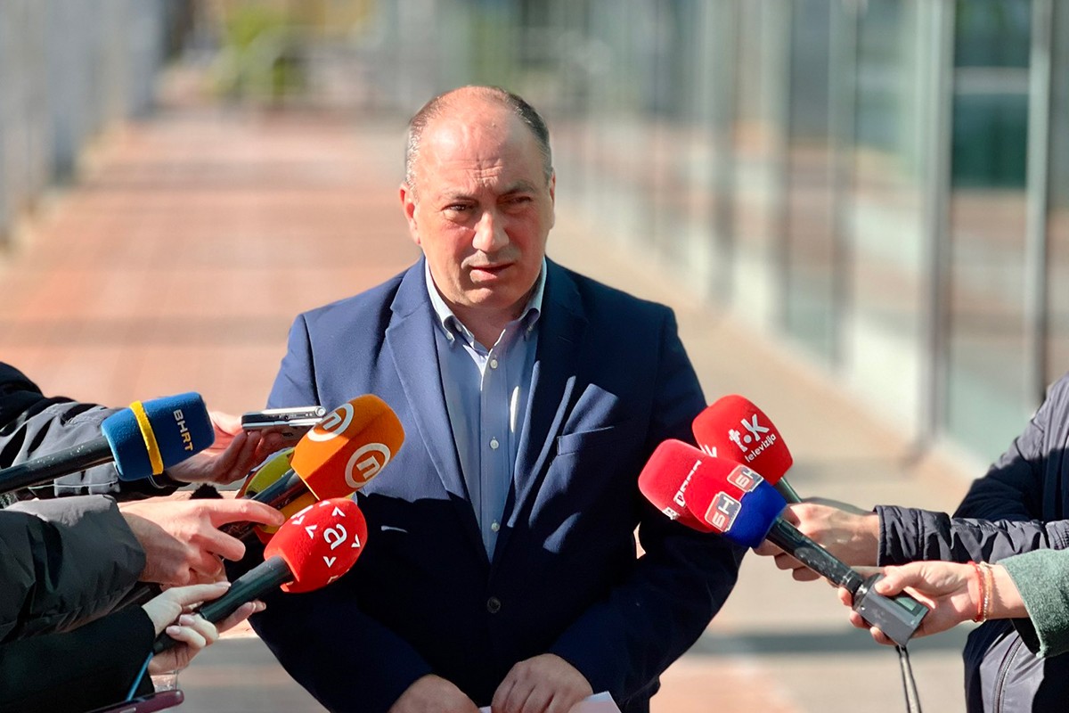 Crnadak predao inicijativu o povlačenju dva zakona: "Hoćete da puca brat na brata?"